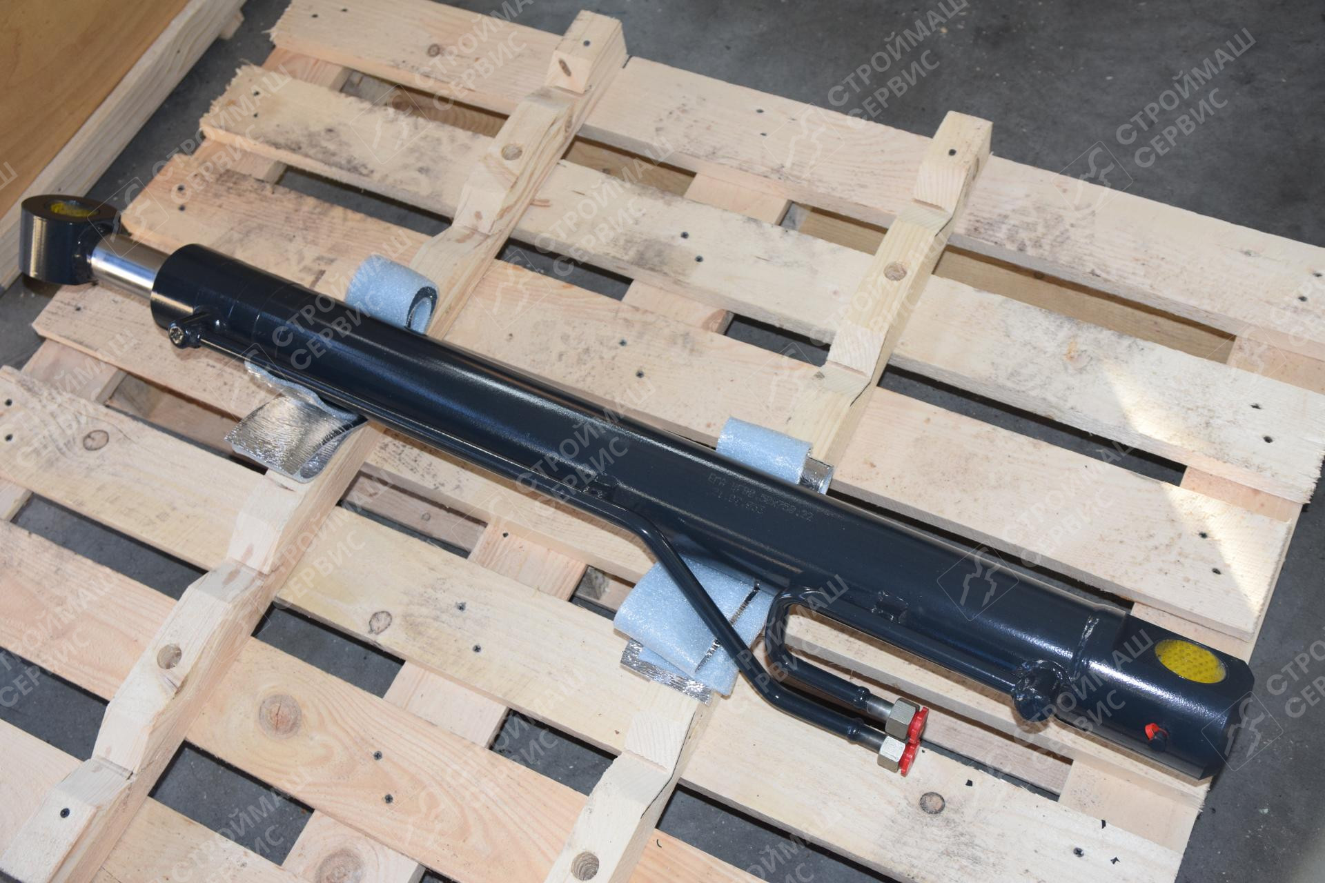 Гидроцилиндр подъема стрелы ЦГ-80.50х750.22